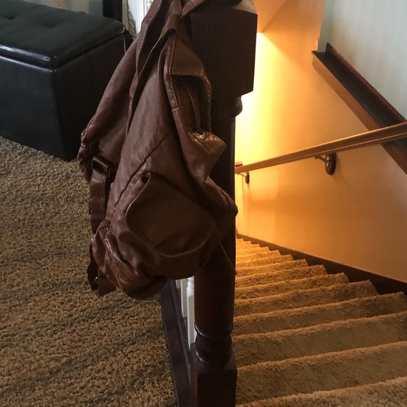 Backpack - Picture 2 of 6